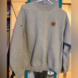 Women’s Ariat Vintage Crew neck.